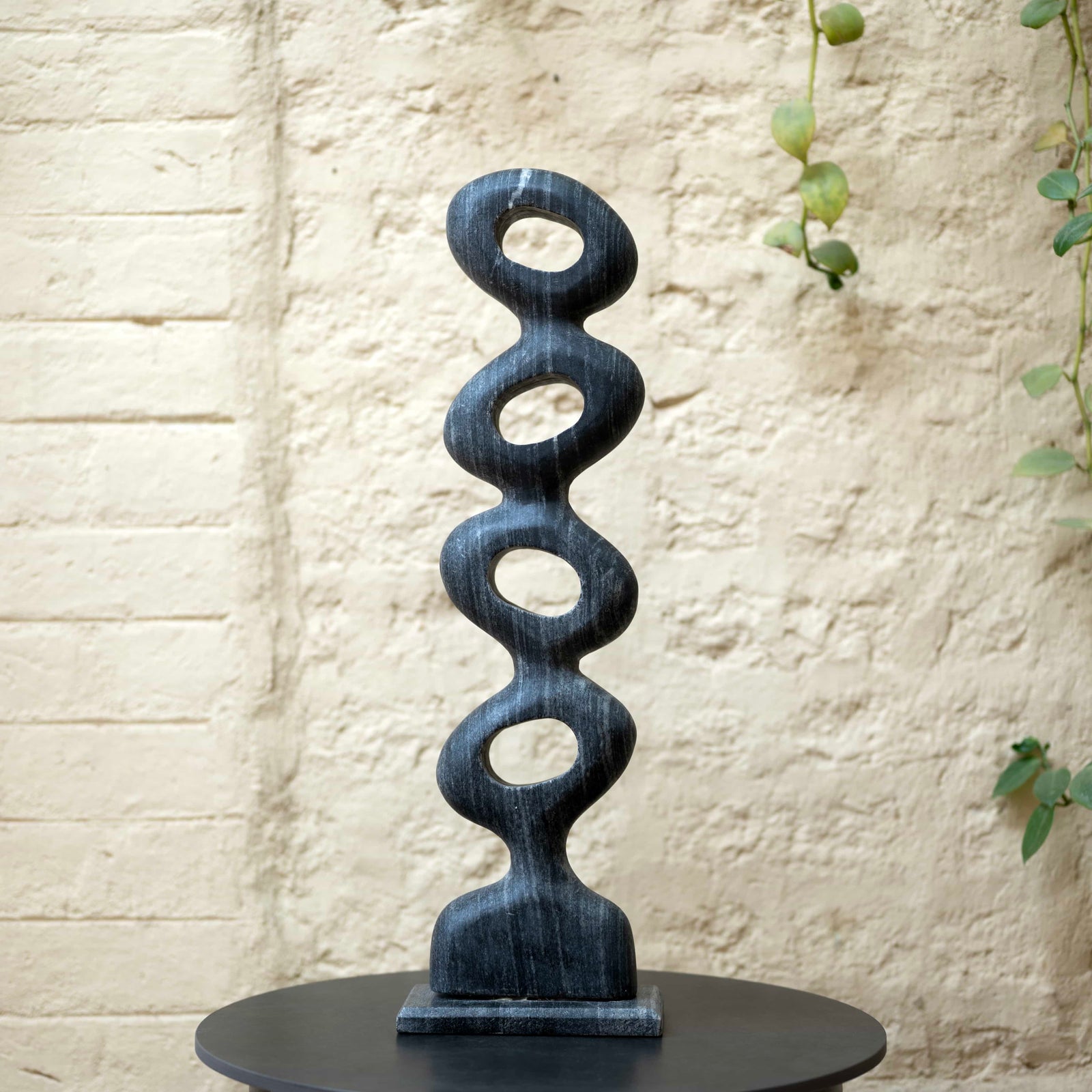 Noir Spiral